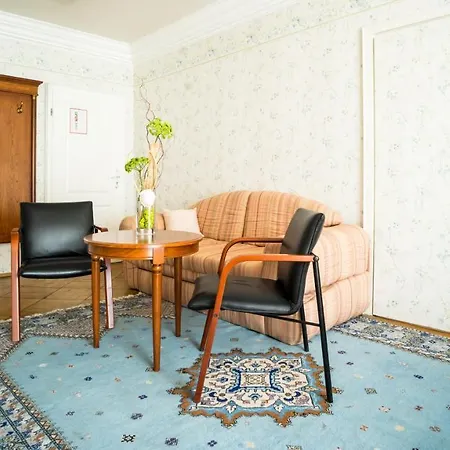 Baerenturm Hotelpension Πανσιόν 2*