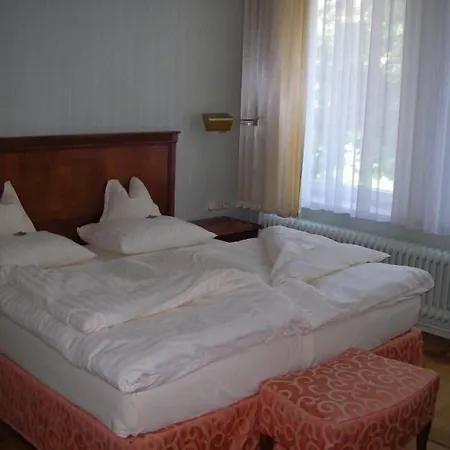 Baerenturm Hotelpension 招待所 科堡